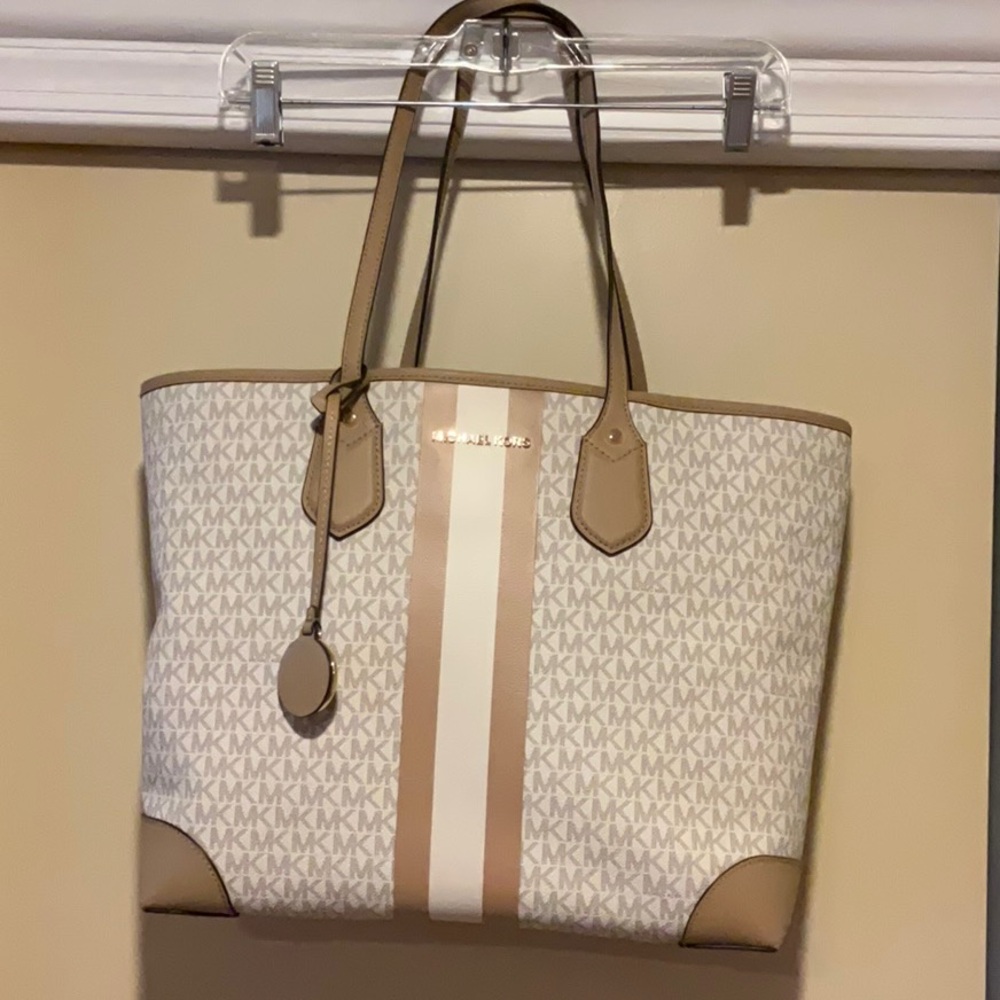NWOT Michael Kors Extra Large Logo Stripe Tote Bag